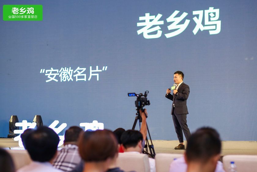 束小龙(释小龙的老婆)